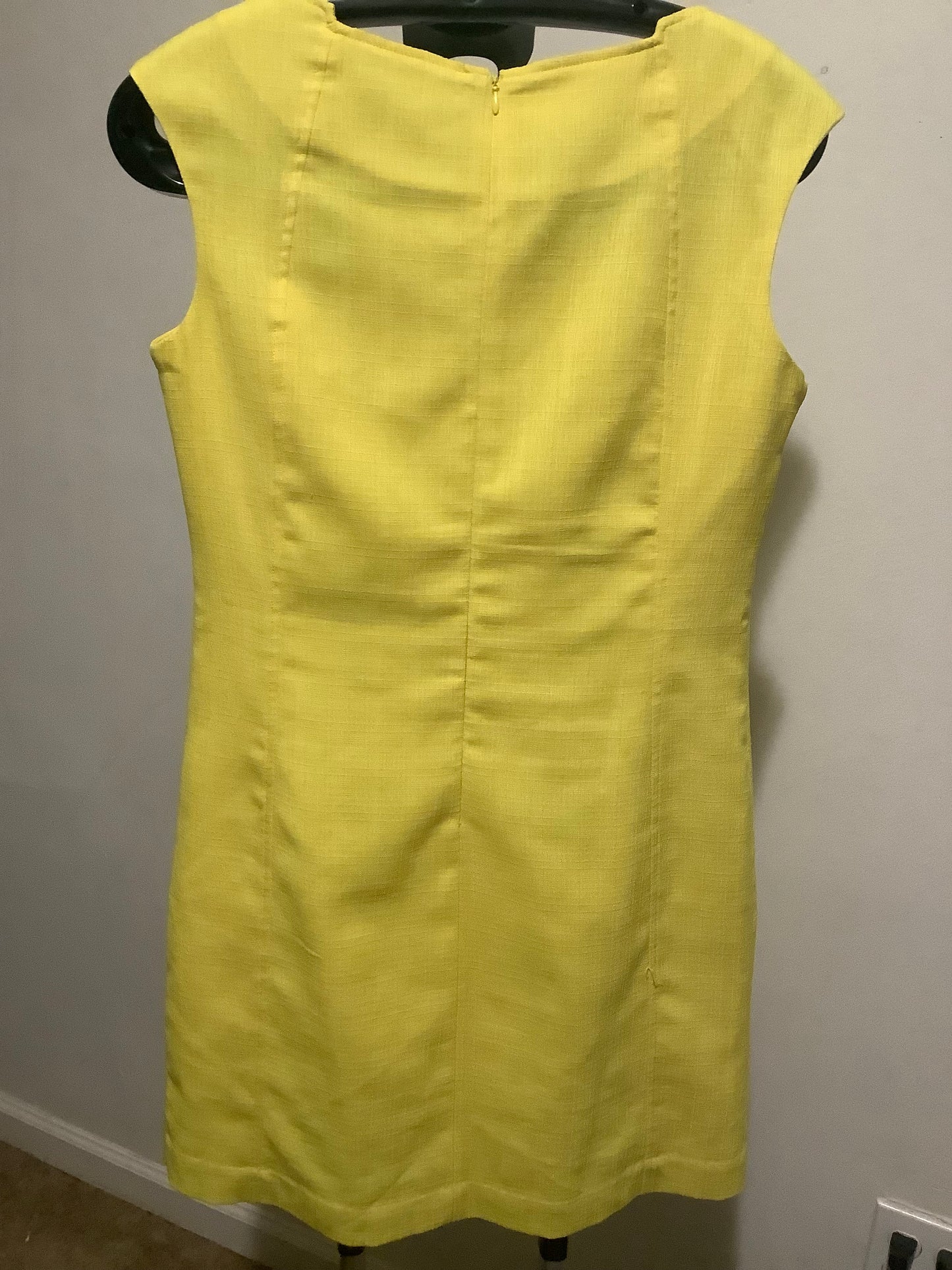Ellen Tracy Sleeveless Sheath Dress in Yellow
