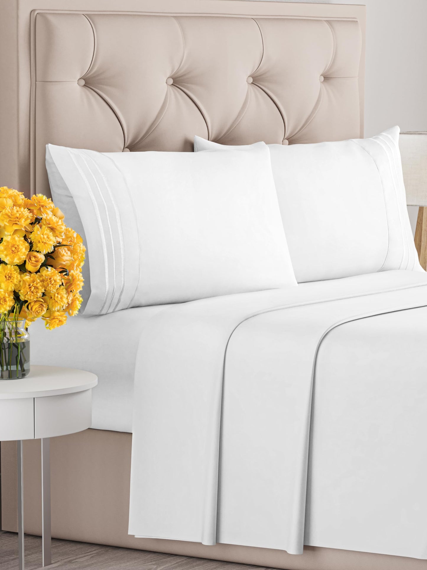 Queen Size 4 Piece Sheet Set - Comfy Breathable & Cooling Sheets - Hotel Luxury Bed Sheets for Women & Men - Deep Pockets, Easy-Fit, Extra Soft & Wrinkle Free Sheets - White Oeko-Tex Bed Sheet Set