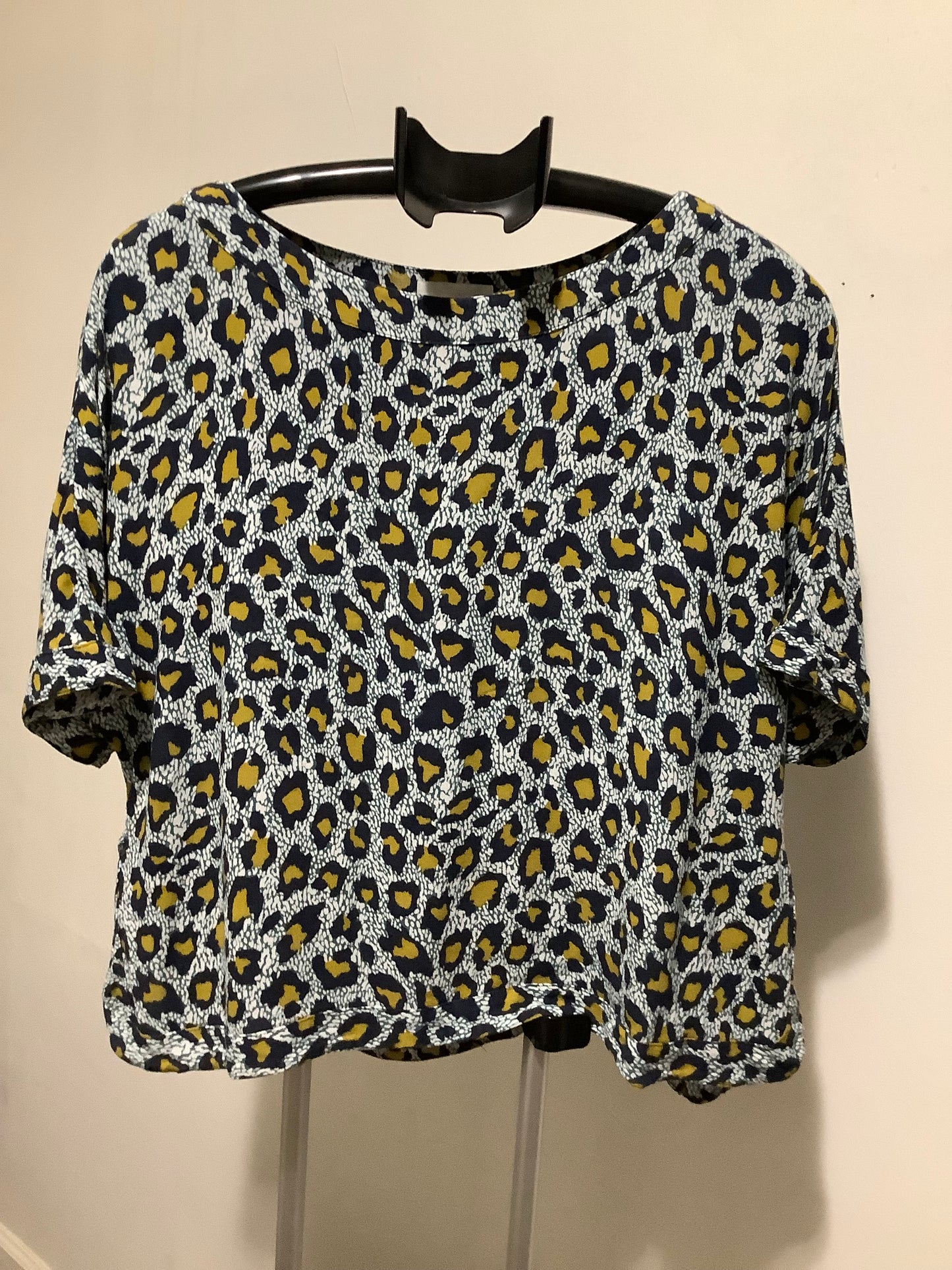 H & M top