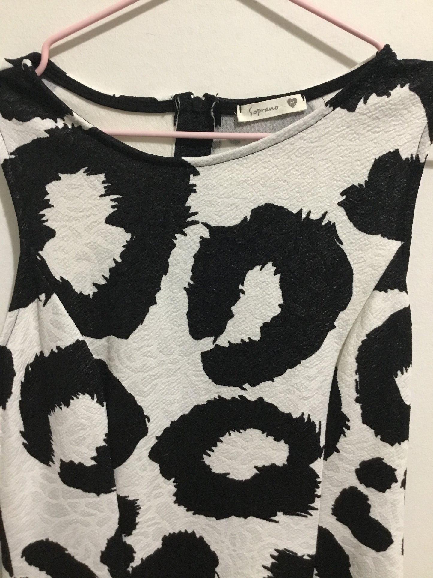 soprano-leopard-dresses